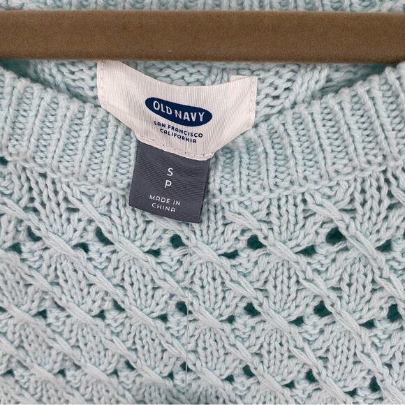 Old Navy Women’s Round Neck Scallop Knit Baby Blue Sweater NWT Size Small S - Picture 2 of 3